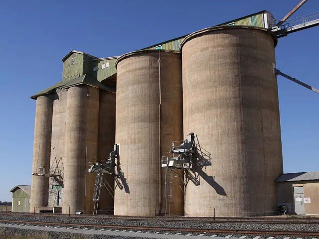 Некритичный износ или аварийное состояние сборных железобетонных силосов